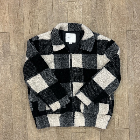 American Eagle Outfitters Jackets & Blazers - American Eagle Plaid Oversized Sherpa Jacket Size Medium